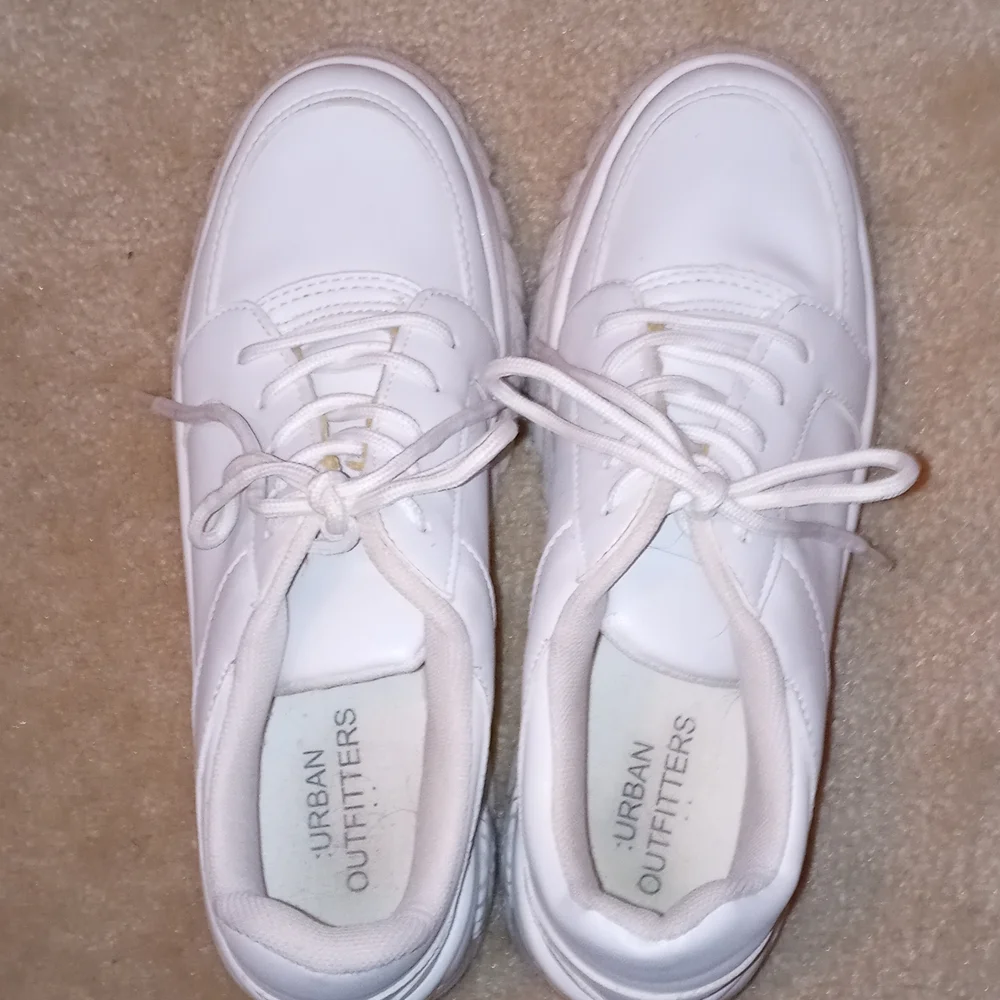 Urban Outfitters White  Sneakers Size 9 or 39 - Picture 7 of 8
